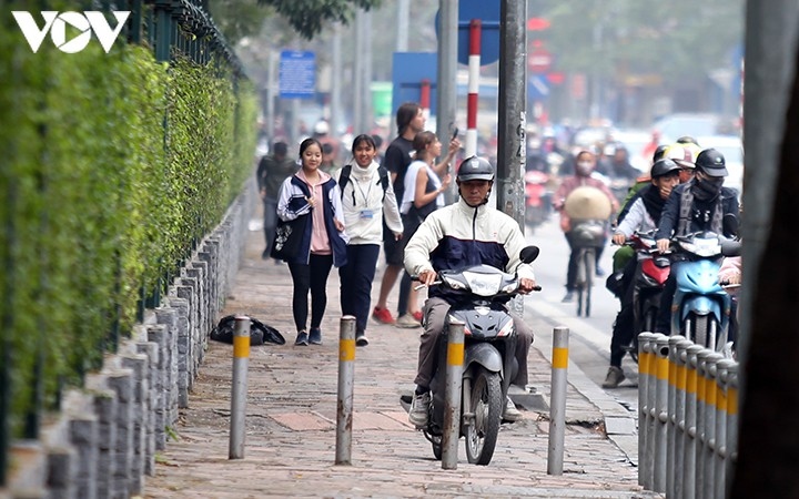 via he ha noi bao gio het bong troc, vo nat hinh anh 2