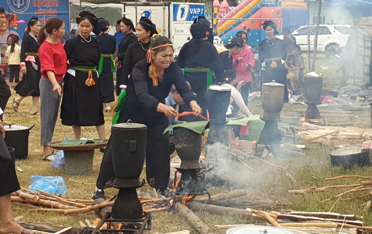 Tưng bừng ngày hội của đồng bào Tày Mường Lai