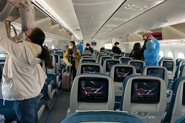air passengers without face masks to be fined picture 1