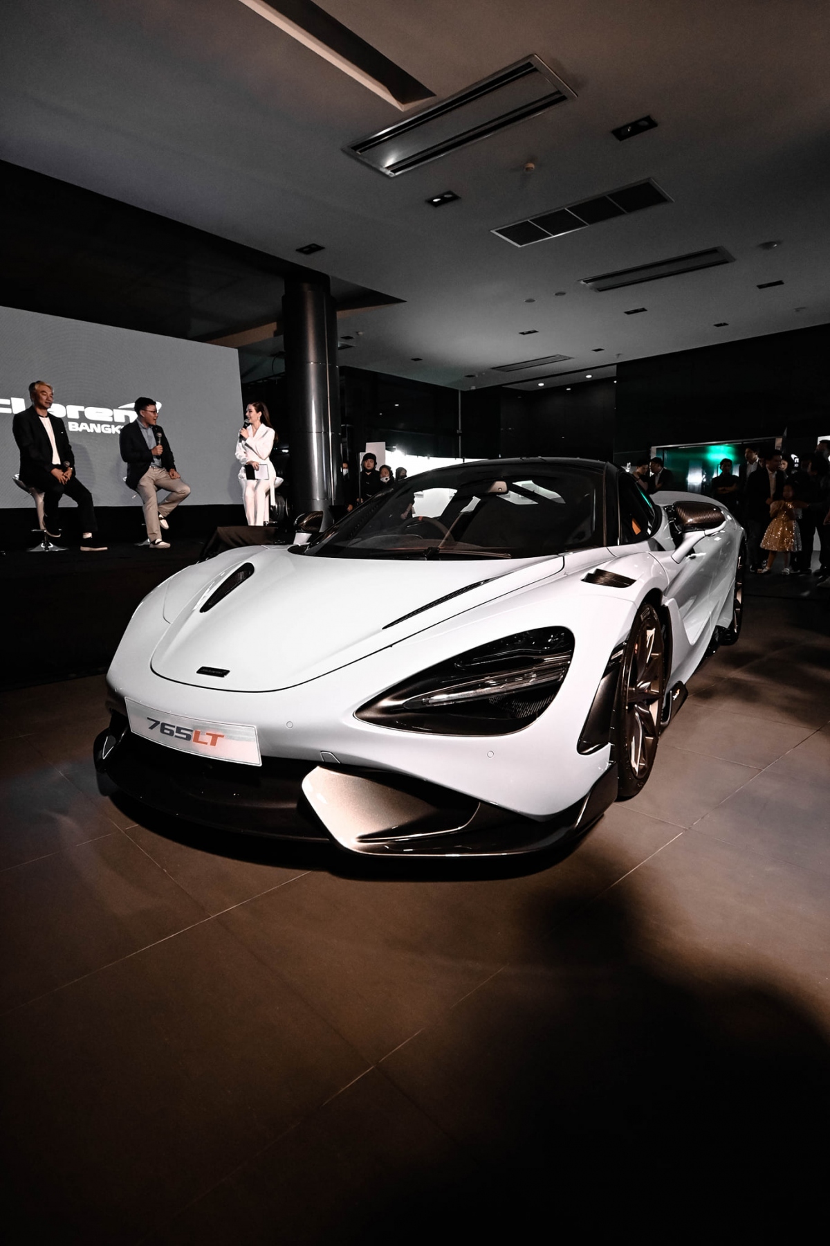 sieu xe mclaren 765lt dau tien dat chan den thai lan, gia gan 40 ty dong hinh anh 1