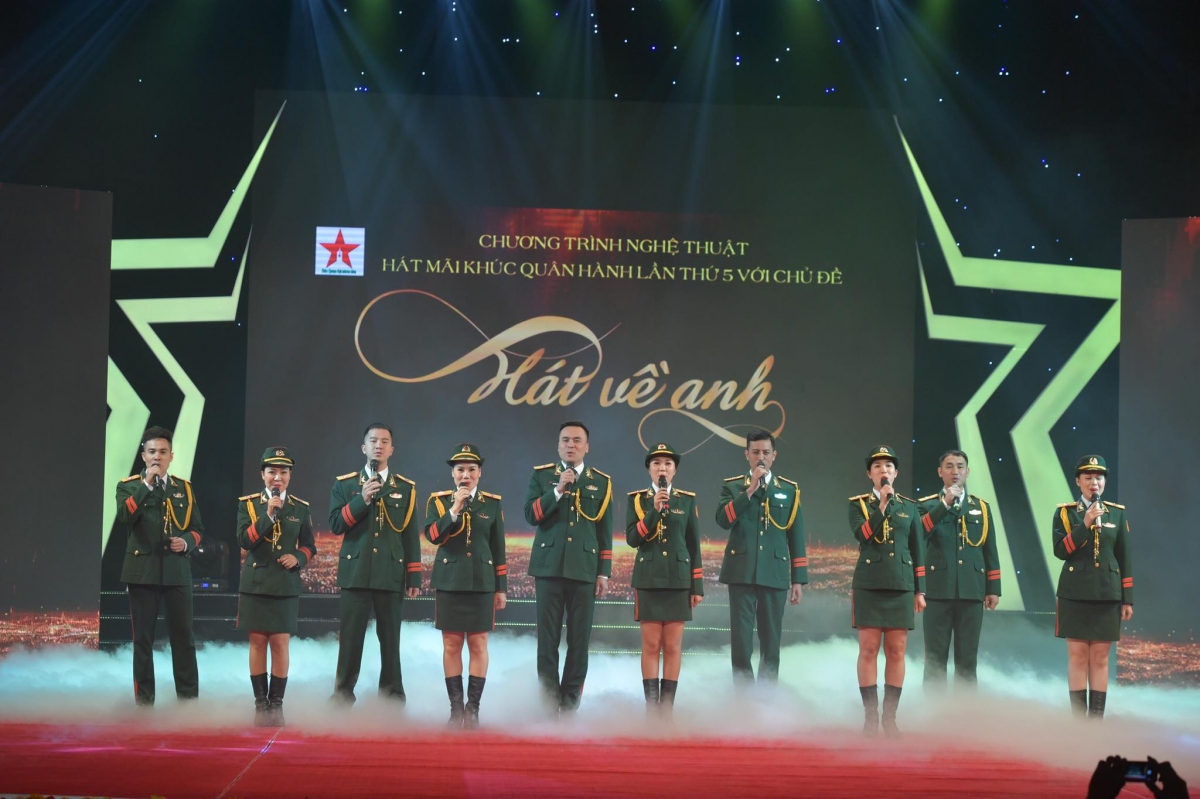 hào hùng chương trình nghệ thuật hát mãi khúc quân hành hình ảnh 1 hao hung chuong trinh nghe thuat hat mai khuc quan hanh hinh anh 1