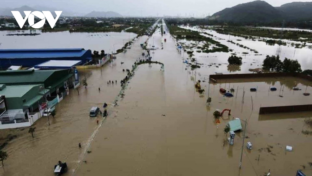 flooding in central vietnam leaves four dead, one injured picture 1