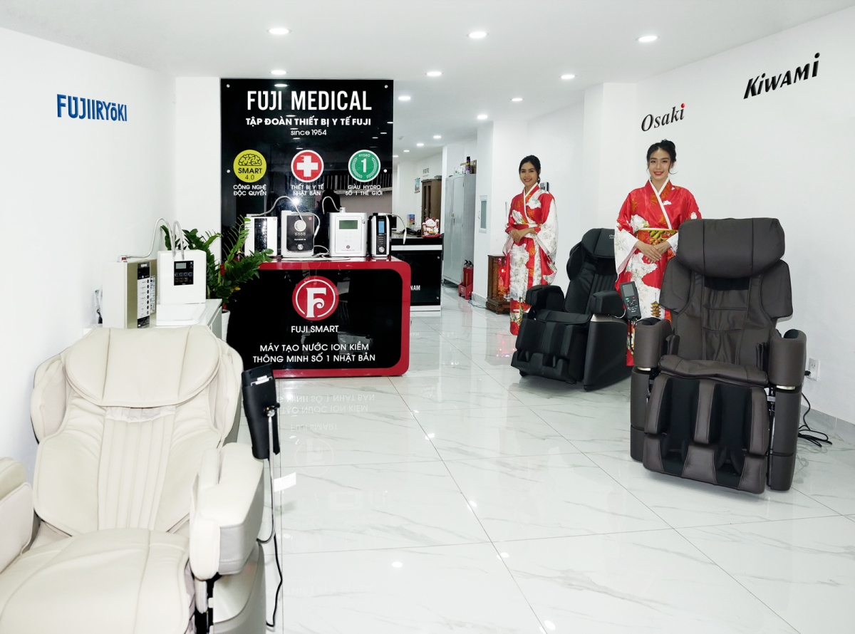 Máy lọc nước ion kiềm giàu hydro và ghế massage được Fuji Medical đẩy mạnh phát triển.