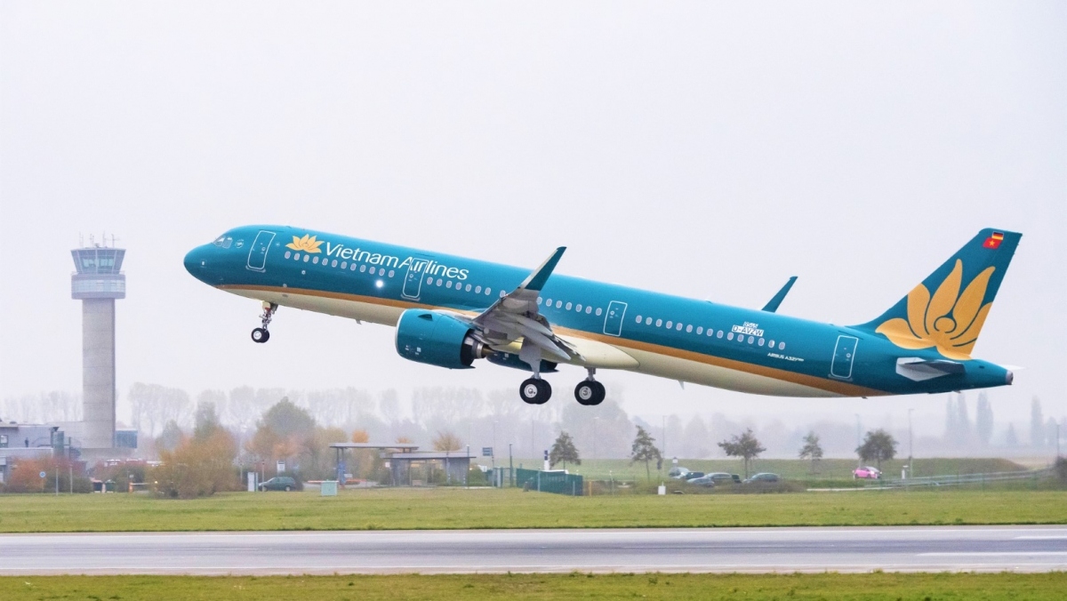 vietnam airlines records over vnd12 trillion in losses this year picture 1