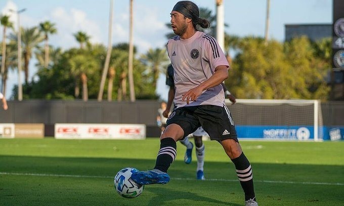 hcm city fc signs up us midfielder picture 1 hcm city fc signs up us midfielder picture 1