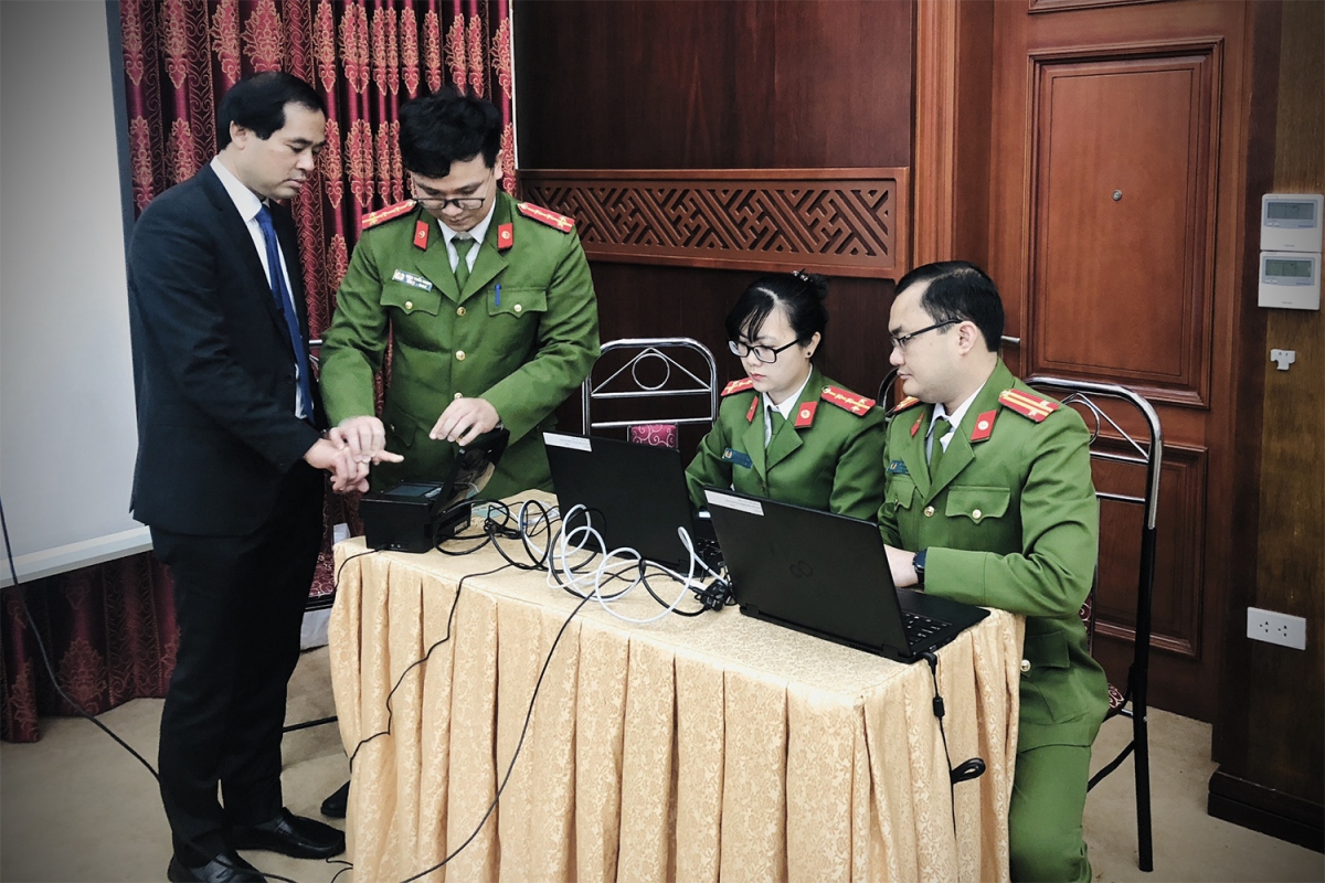 Cấp Căn cước công dân cho Chủ tịch UBND tỉnh Lào Cai