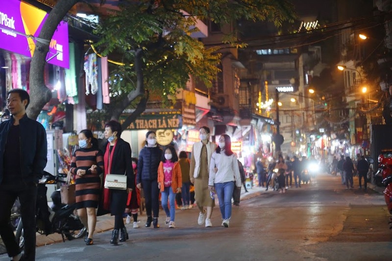 pedestrian streets expanded around hoan kiem lake picture 8