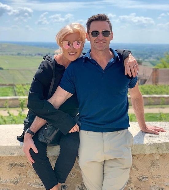  nguoi soi hugh jackman coi tran, om hon vo tinh tu tren bien hinh anh 8