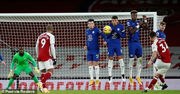 xhaka lập siêu phẩm đá phạt, arsenal bất ngờ đả bại chelsea 3-1 trong ngày lễ tặng quà hình ảnh 9 xhaka lap sieu pham da phat, arsenal bat ngo da bai chelsea 3-1 trong ngay le tang qua hinh anh 9