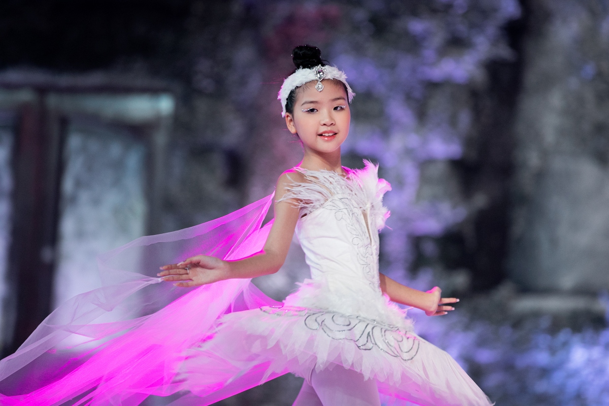 Tuần lễ thời trang trẻ em - Vietnam Junior Fashion Week chủ đề Winter Swan đêm diễn thứ hai sẽ diễn ra vào lúc 19:00 tại Smiley Ville – Hà Nội.