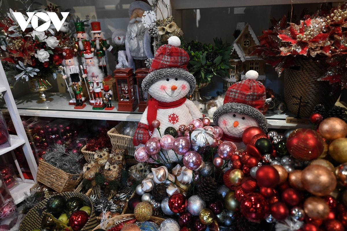 european-style christmas space in the heart of hanoi picture 8