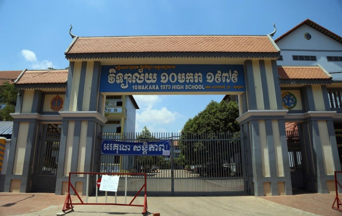 Năm 2021: Học sinh, sinh viên Campuchia vẫn học trực tuyến