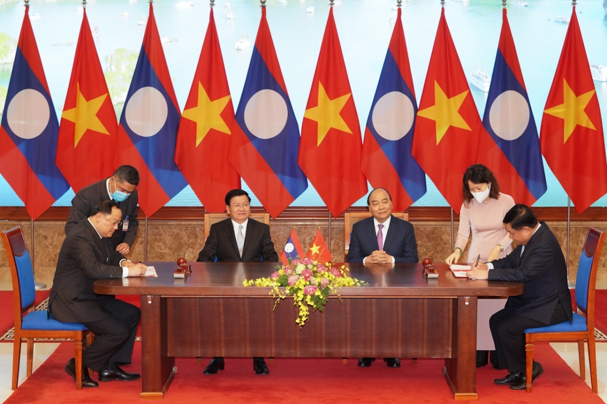 vietnam, laos sign 17 cooperation agreements at 43rd inter-governmental committee session picture 3