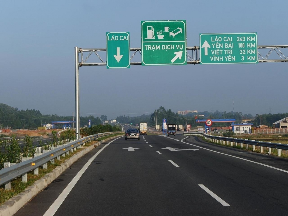 Trong 10 năm (2011- 2020), Việt Nam đã xây dựng khoảng 1.074km đường bộ cao tốc, đưa tổng chiều dài cao tốc đang khai thác lên 1.163km.