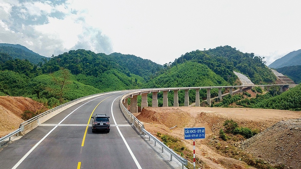 pho thu tuong Den nam 2030, viet nam phai co 5.000km duong cao toc hinh anh 4