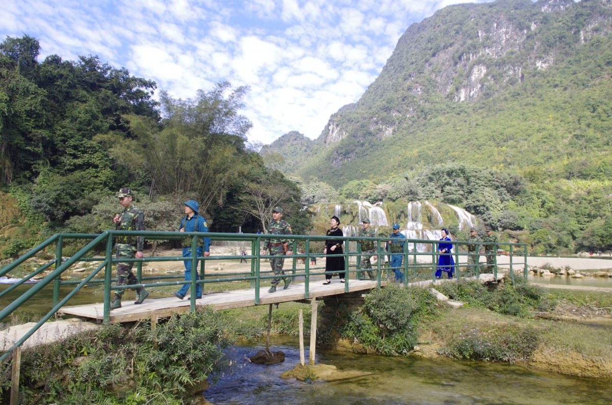 bo doi bien phong Dam thuy Di de gan dan hon hinh anh 3