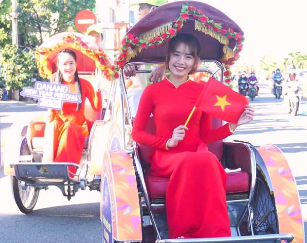cyclo parade kicks off da nang new year festival 2021 picture 6