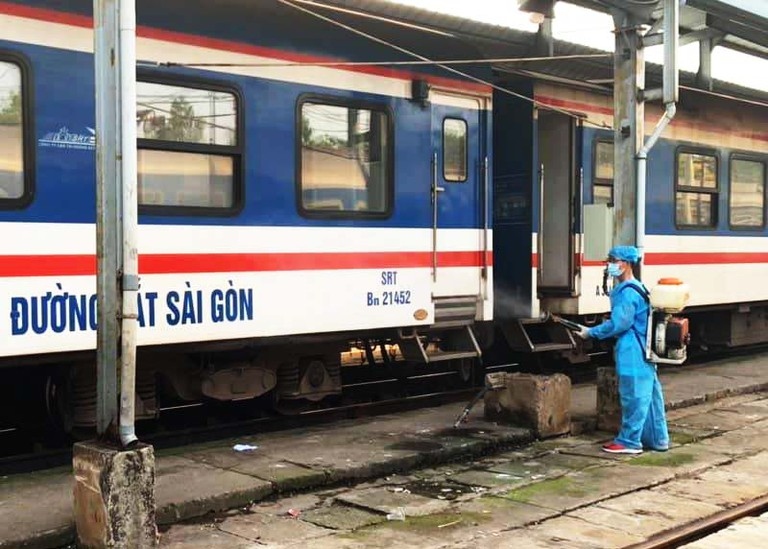 Di tau, xe, may bay dip tet phai co khau trang moi duoc vao san bay, nha ga hinh anh 4