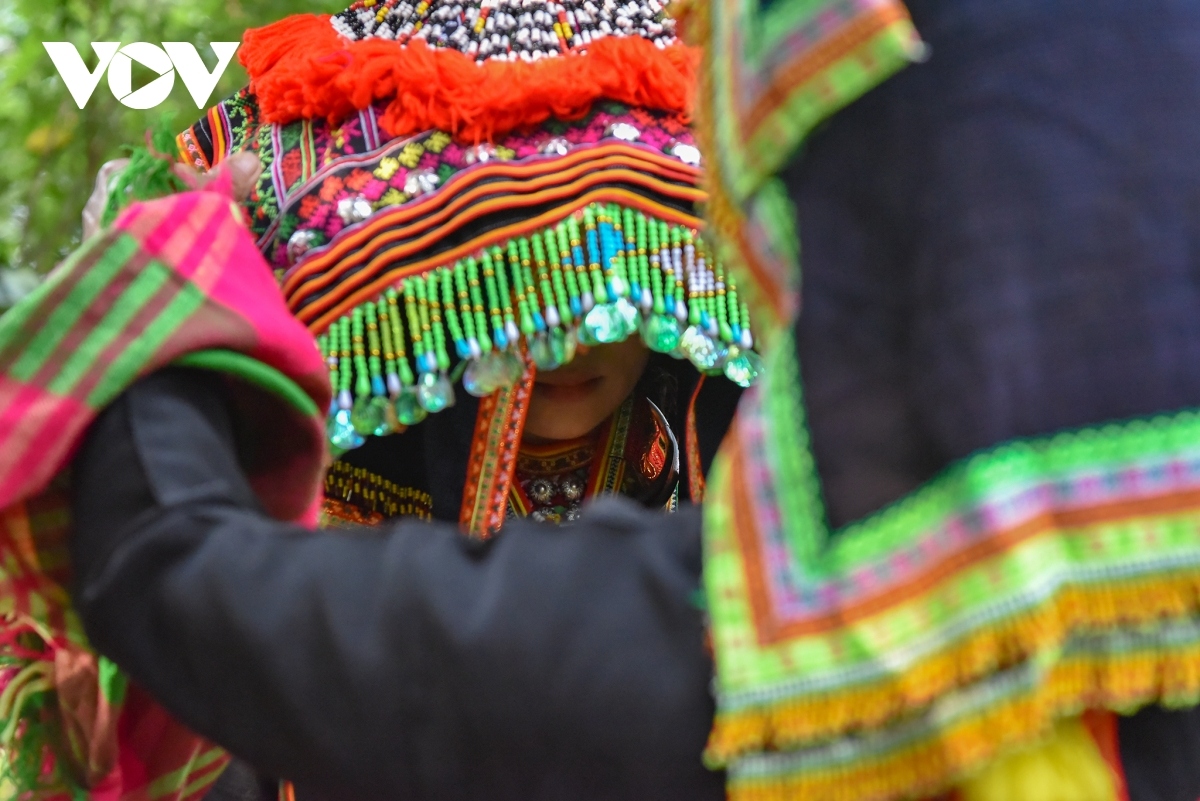 exciting wedding of dao ethnic group in north vietnam picture 3