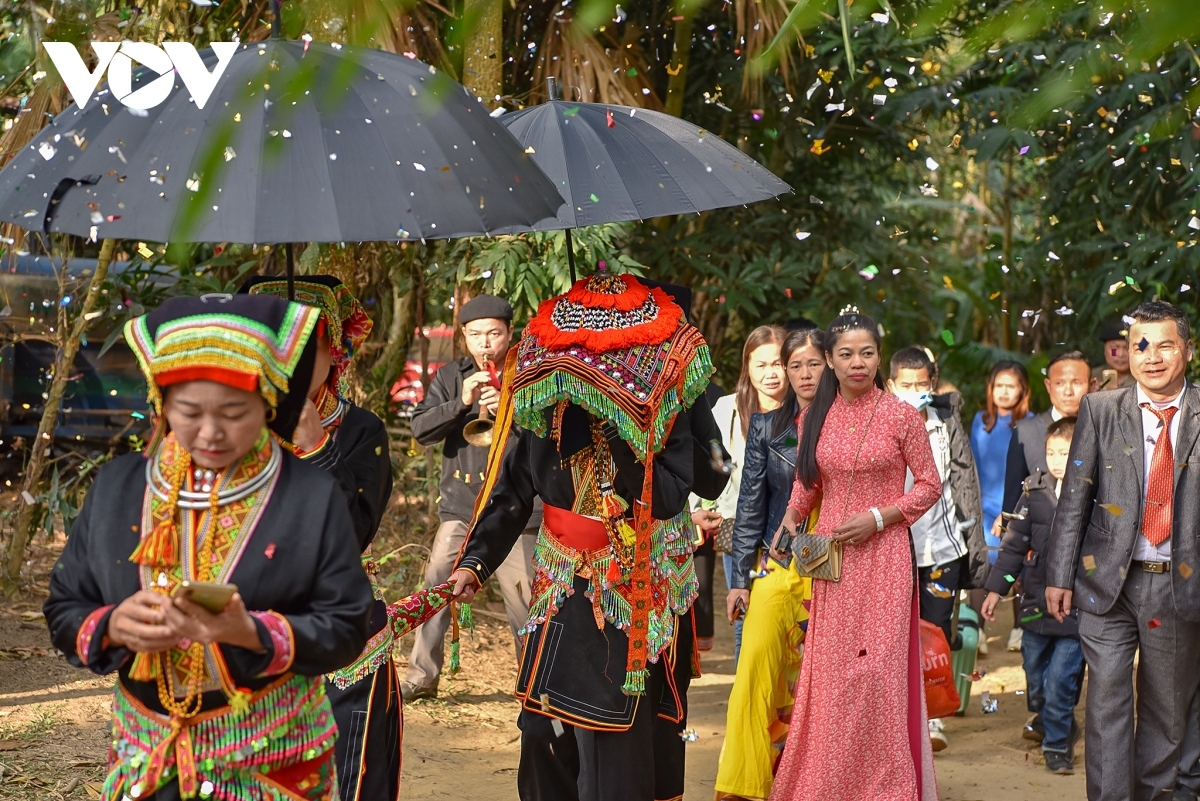 exciting wedding of dao ethnic group in north vietnam picture 4