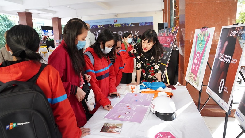 exhibition of epidemics in a connected world opens in hanoi picture 1