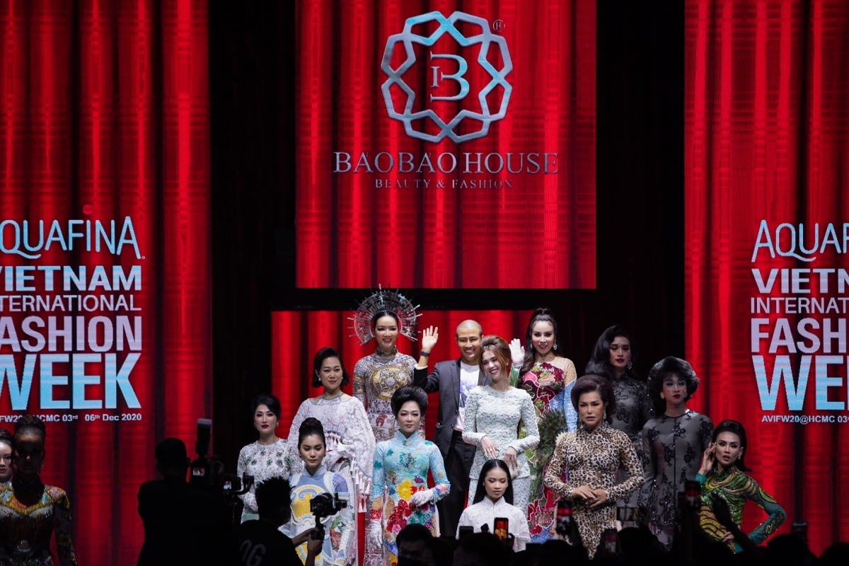 ao dai honoured at vietnam international fashion week picture 10