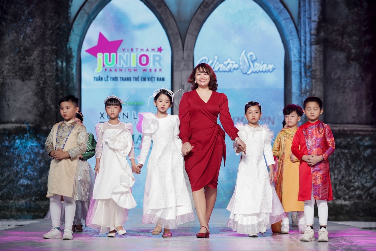 child models put on stunning display at vietnam junior fashion week 2020 picture 13