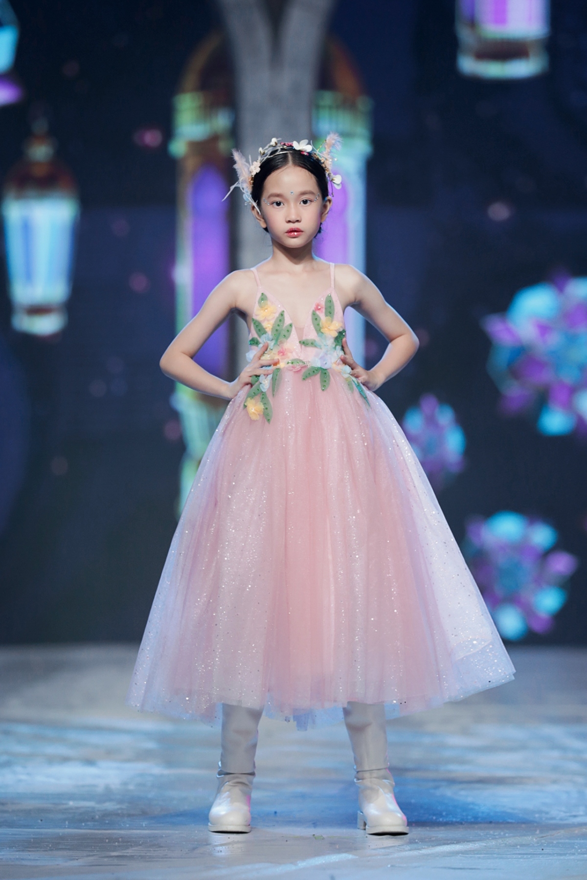 child models put on stunning display at vietnam junior fashion week 2020 picture 14