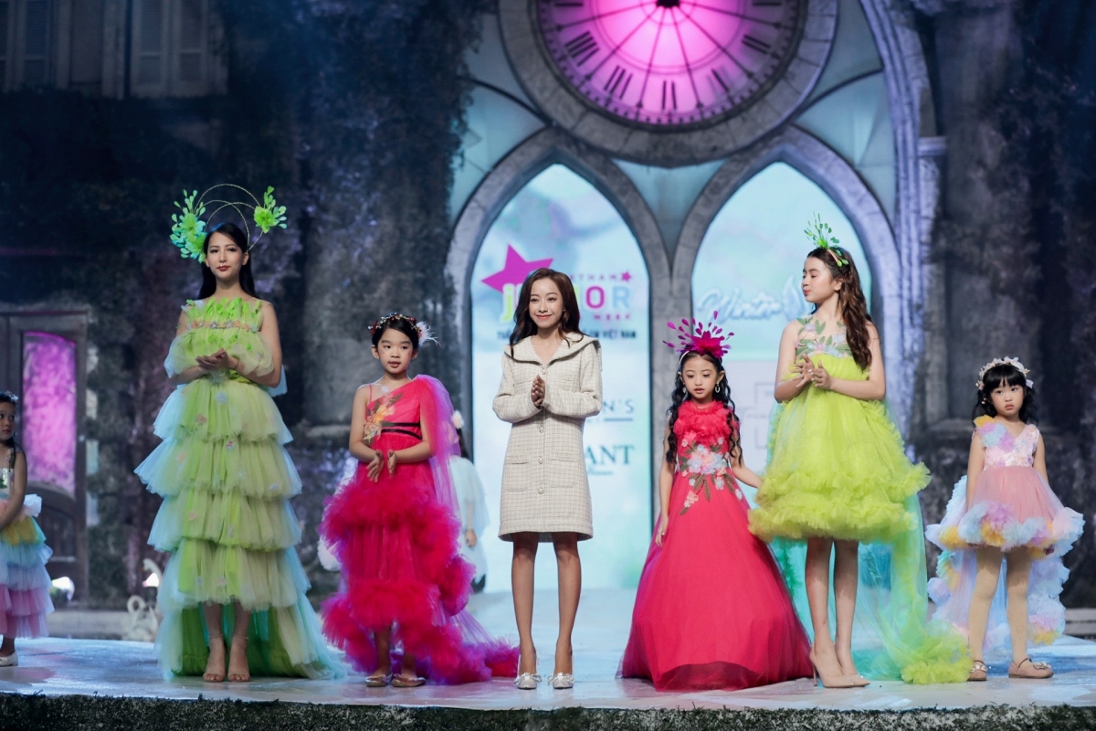 child models put on stunning display at vietnam junior fashion week 2020 picture 17