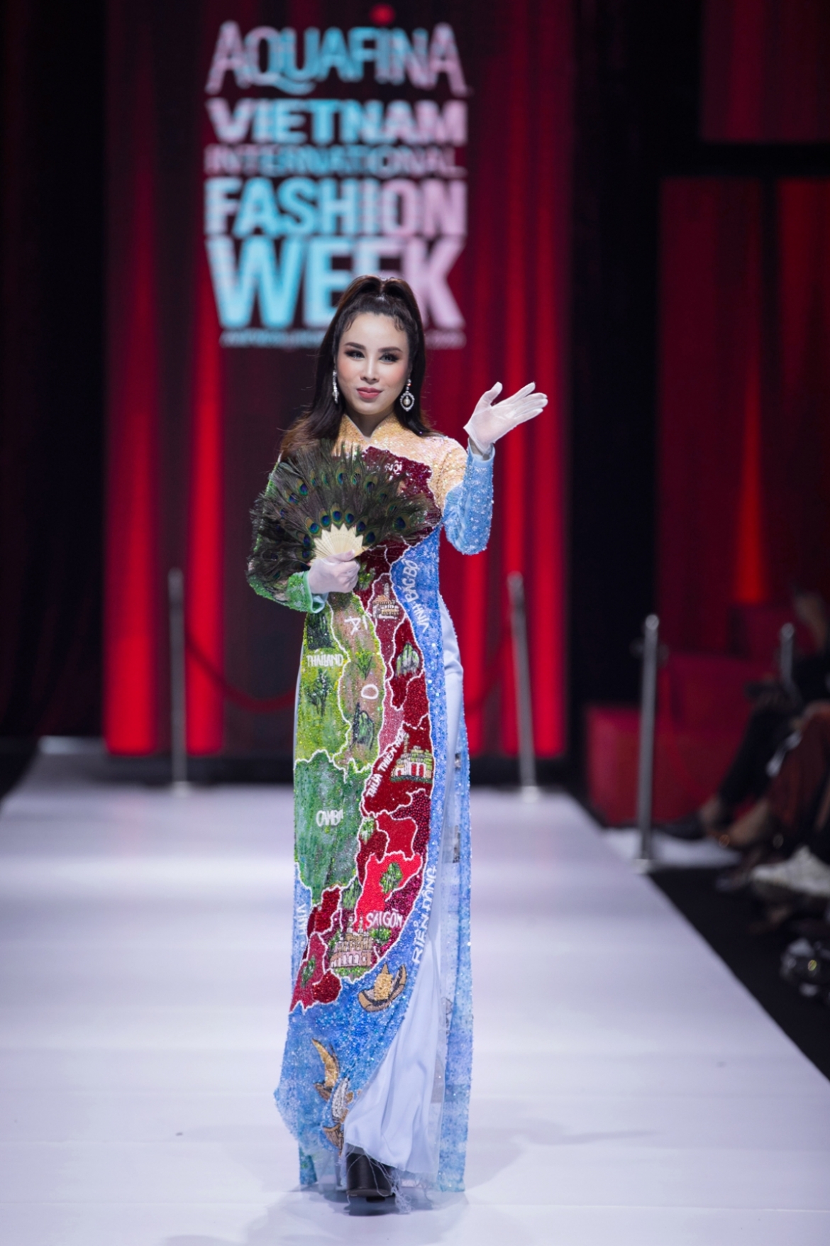 Vietnamese Modern Fashion Vietnamese Modern Fashion