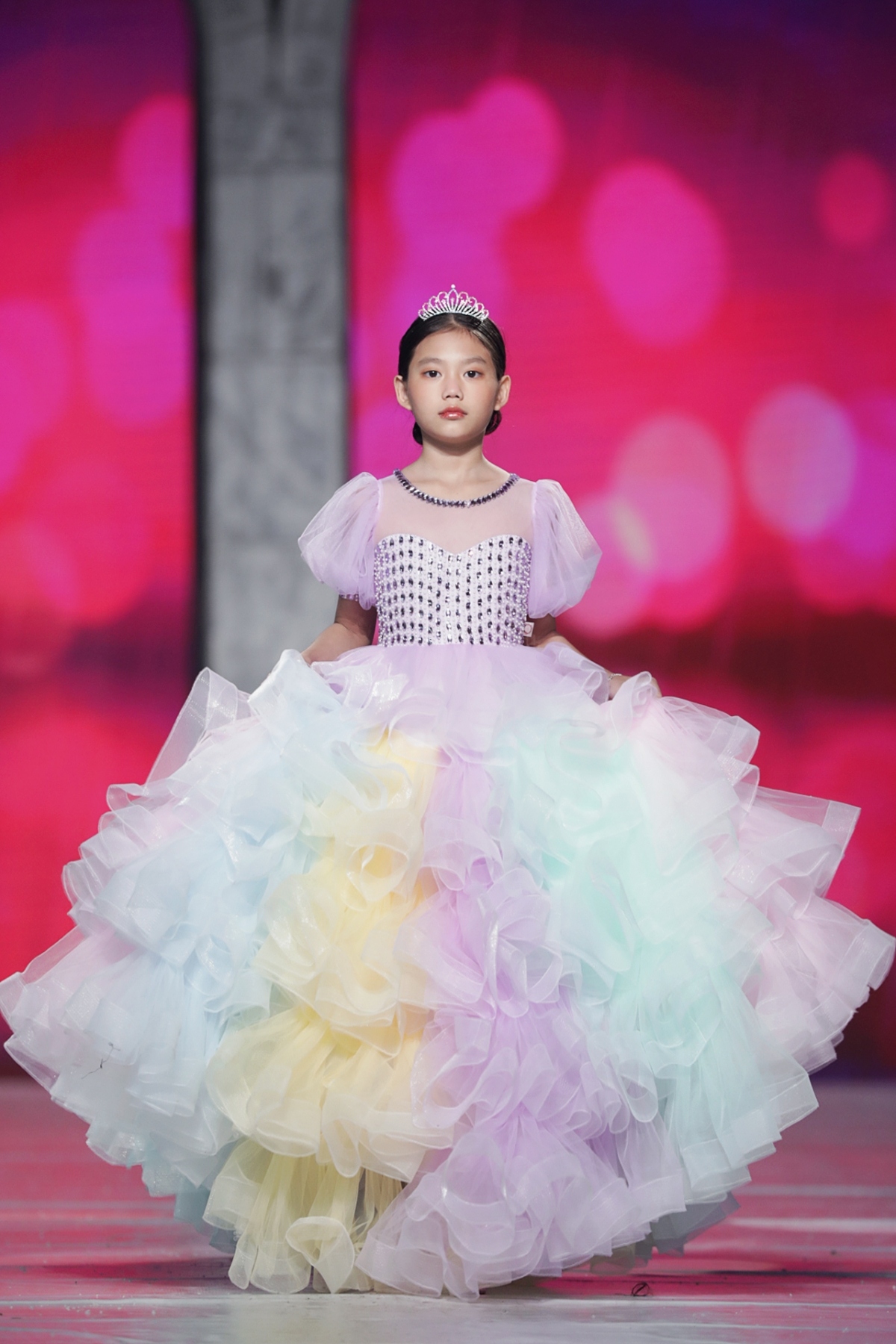 child models put on stunning display at vietnam junior fashion week 2020 picture 8