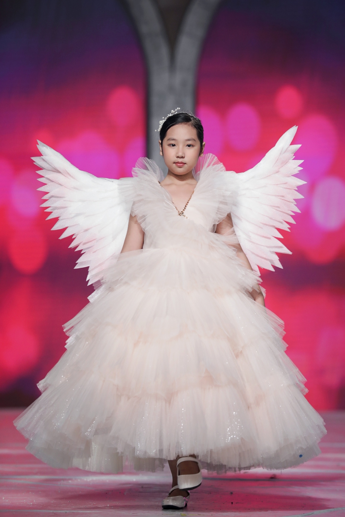child models put on stunning display at vietnam junior fashion week 2020 picture 9