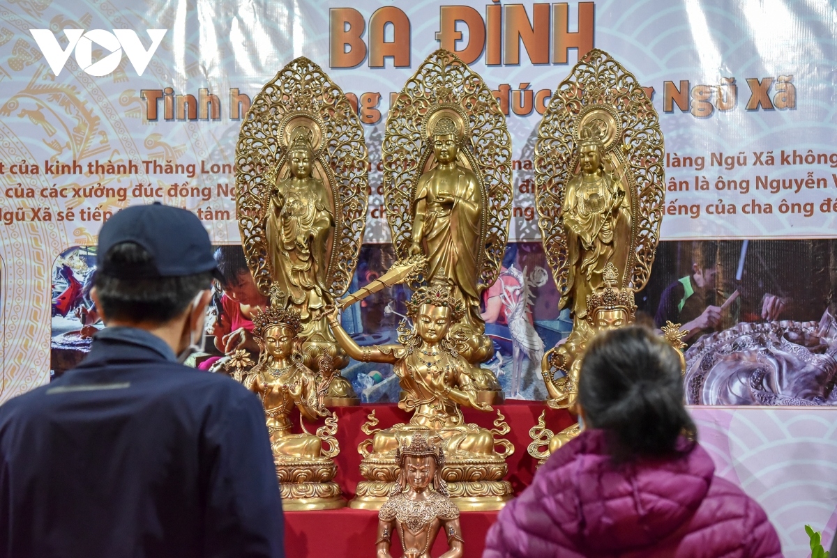 vietnamese folklore in the heart of hanoi capital picture 9