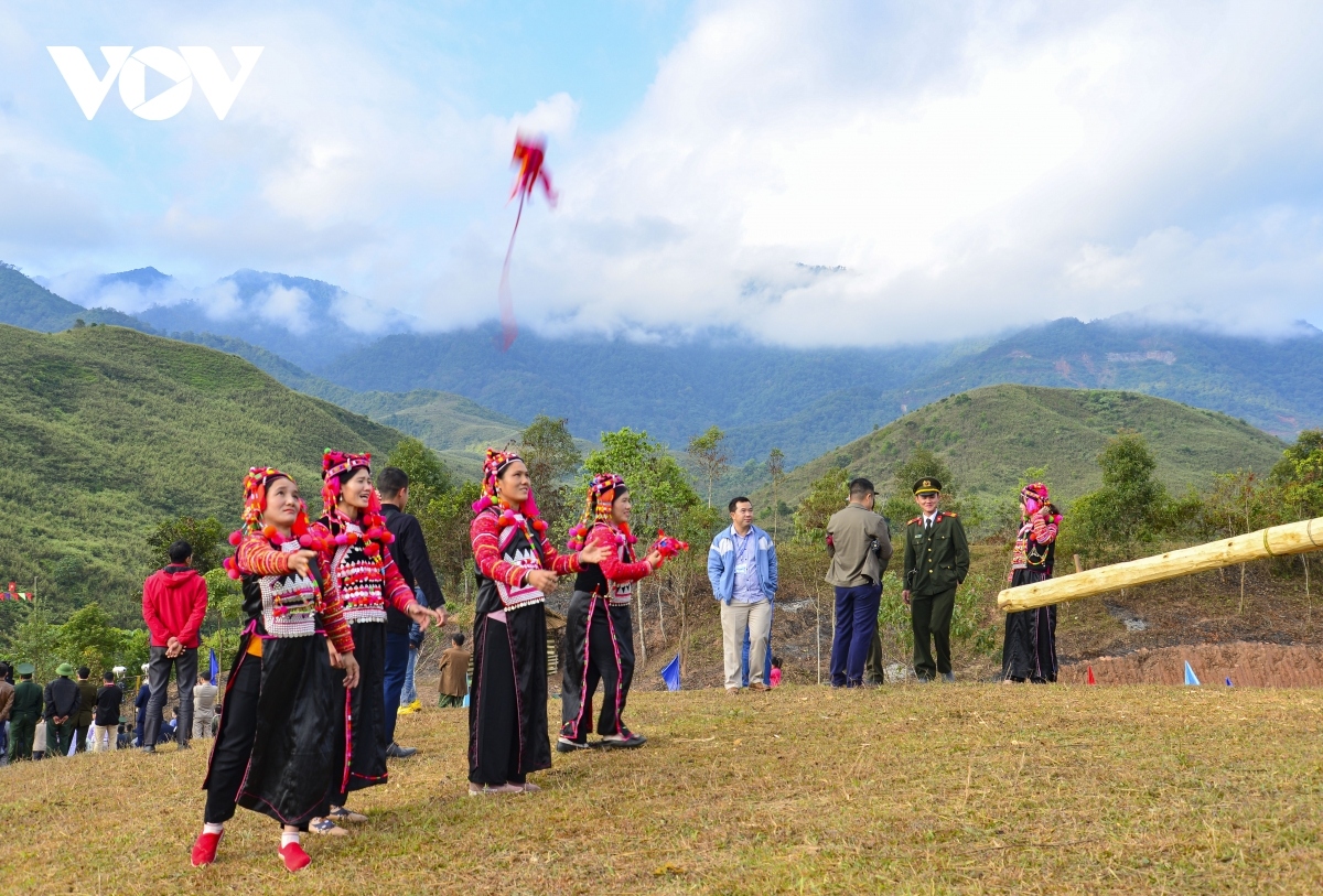 ha nhi ethnic group celebrate traditional new year festival picture 15