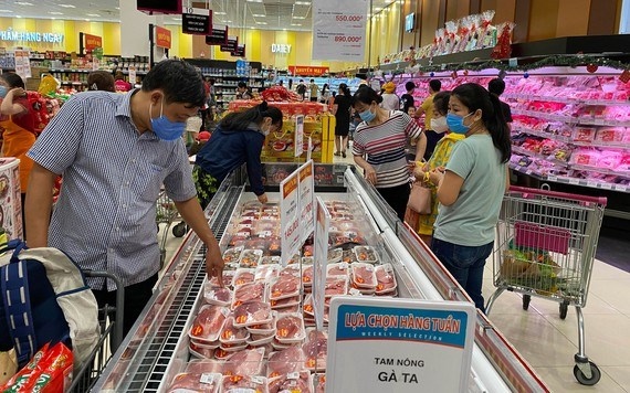 hcm city retailers seek to stimulate tet demand picture 1
