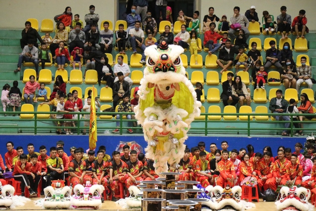 lion dance festival 2020 excites crowds in thua thien-hue province picture 1
