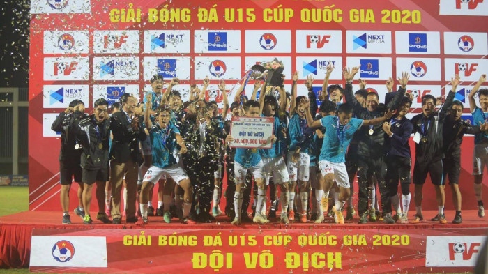 18 chuc vo dich va nhung chuyen la o lo luyen dan cho bong da viet nam hinh anh 1