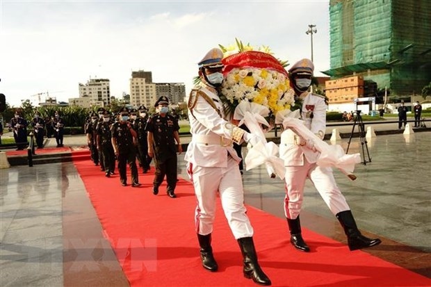 incense offering ceremony for vietnamese martyrs held in cambodia picture 1