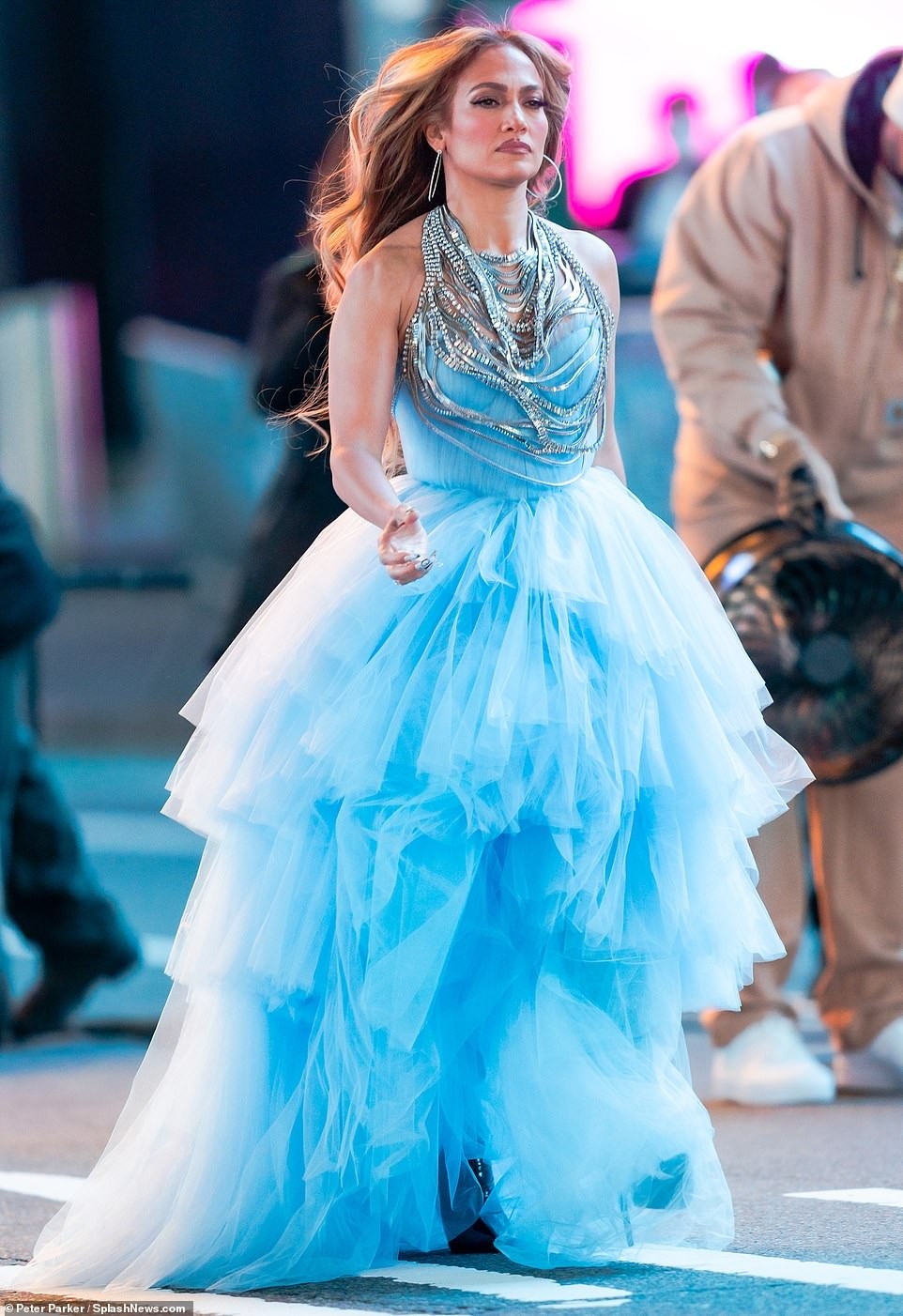 jennifer lopez diện đầm gợi cảm, xuất hiện nổi bật tại quảng trường thời Đại hình ảnh 5 jennifer lopez dien dam goi cam, xuat hien noi bat tai quang truong thoi Dai hinh anh 5