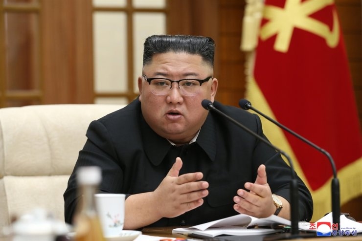 Ong kim jong-un chu tri cuoc hop bo chinh tri, chuan bi cho Dai hoi Dang hinh anh 1