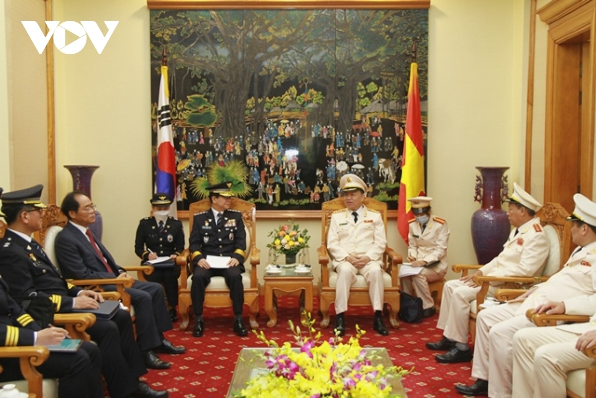 korean national police agency chief visits vietnam picture 2