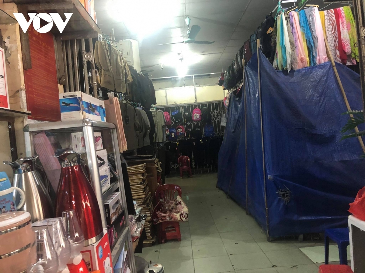 impact of covid-19 pandemic sees tan thanh border gate market fall quiet picture 12