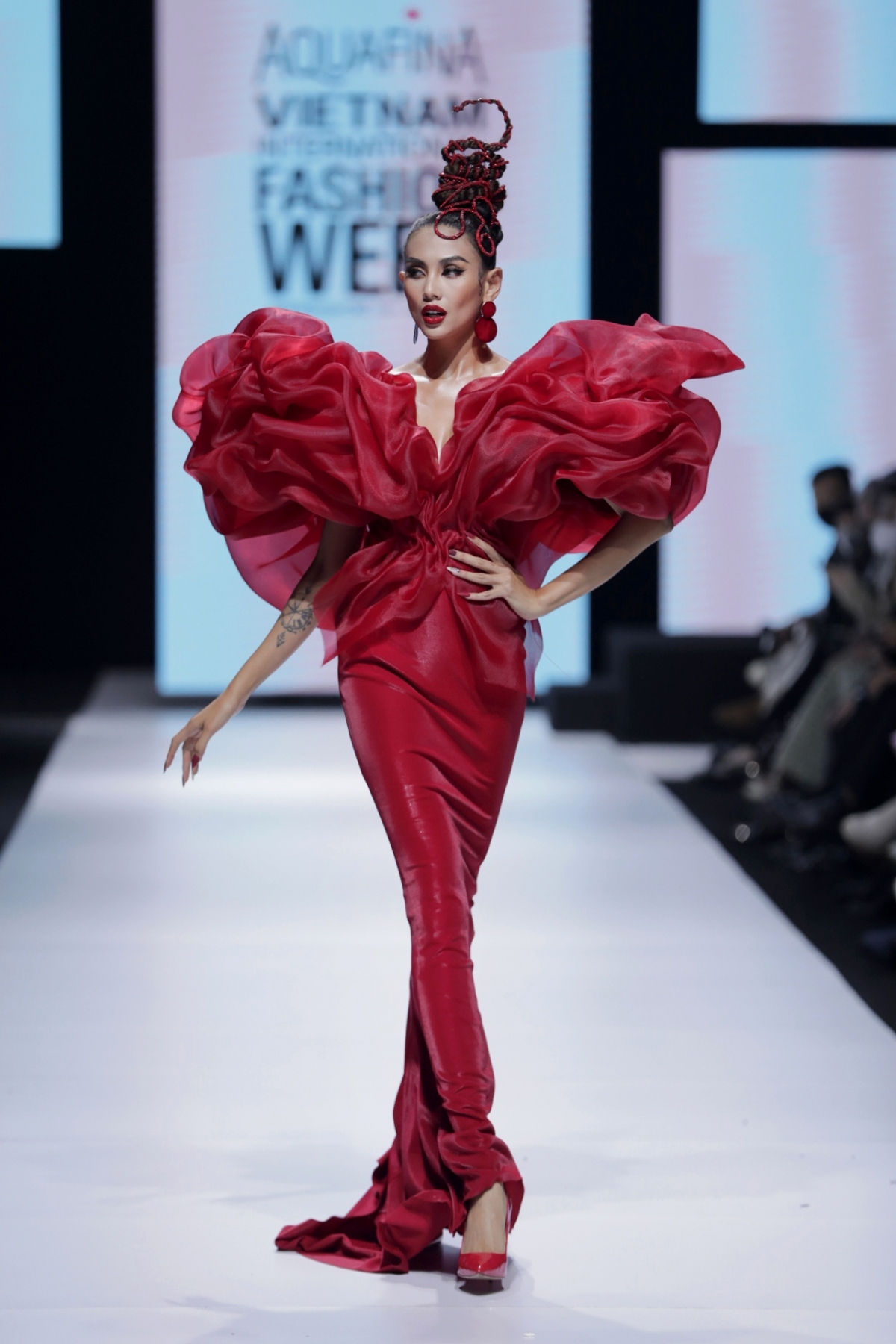 collection by designer minh ha concludes vietnam international fashion week 2020 picture 1