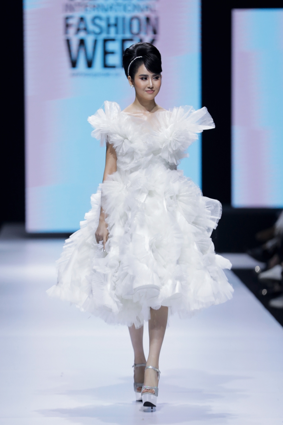 collection by designer minh ha concludes vietnam international fashion week 2020 picture 3