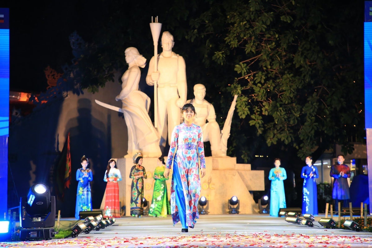 local designers debut ao dai collections for asean festive day picture 5
