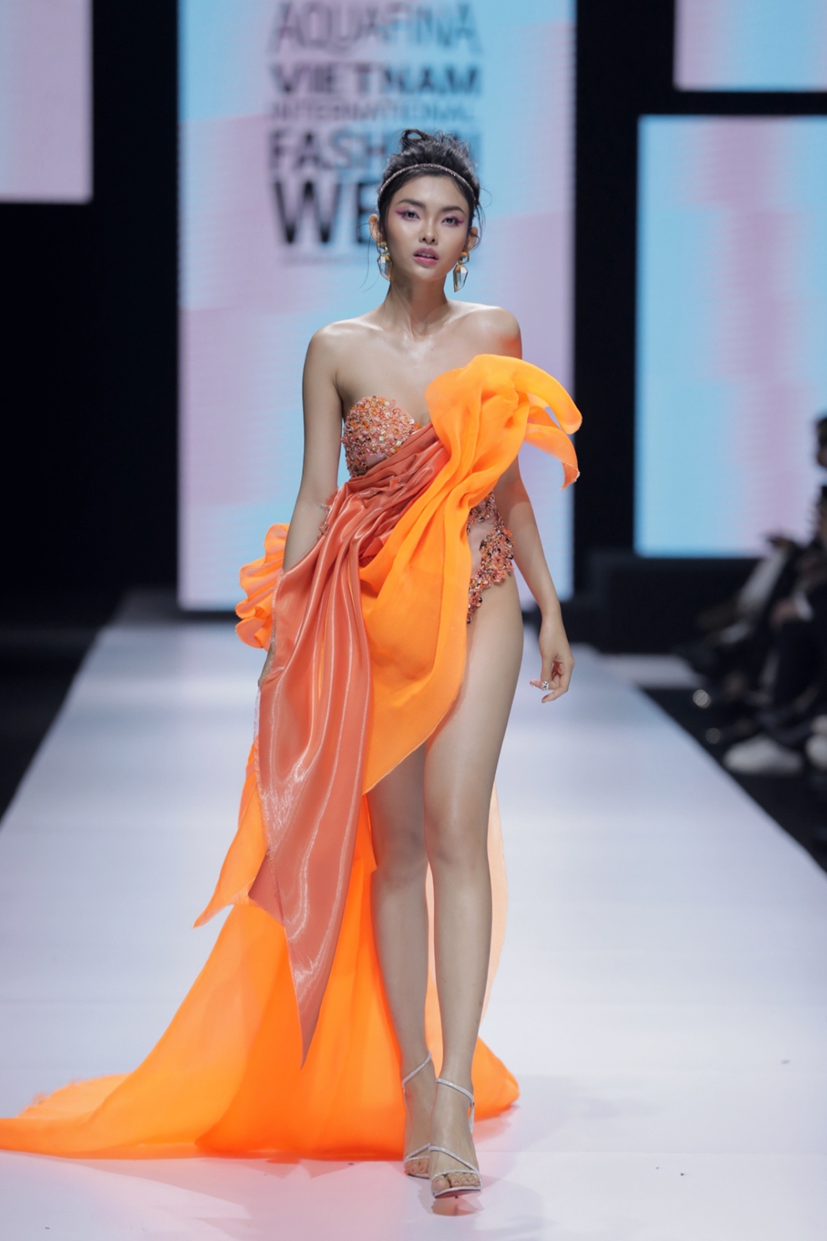 collection by designer minh ha concludes vietnam international fashion week 2020 picture 5