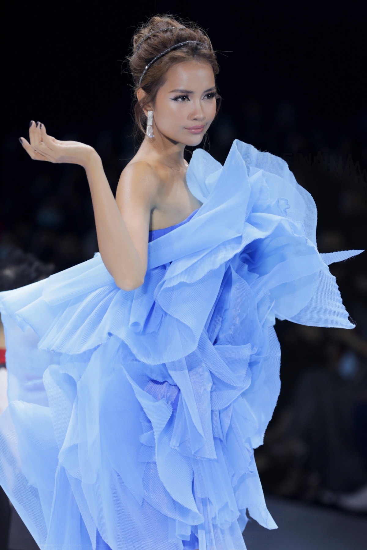 collection by designer minh ha concludes vietnam international fashion week 2020 picture 6