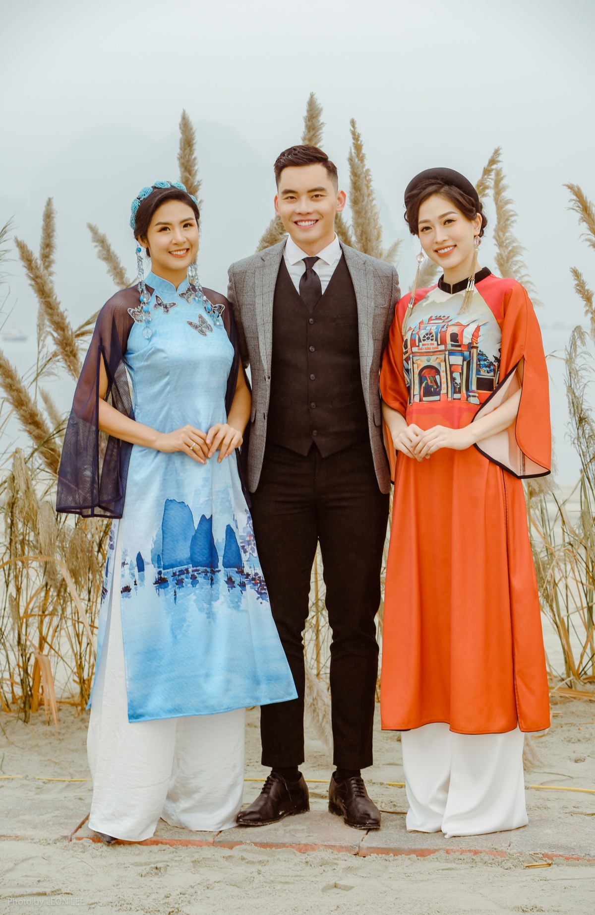 hoa hau ngoc han hanh phuc khi ba ngoai den ung ho bst ao dai moi hinh anh 1