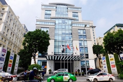foreign investors see opportunities in hanoi office building picture 1