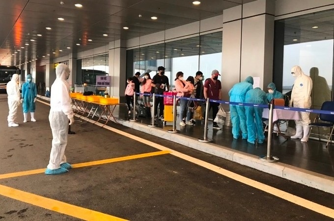 Vietnam suspends 33 commercial flights to repatriate nationals